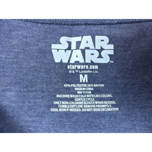 Star Wars Mandalorian Baby Yoda Gray Long Sleeve Shirt Size M - Picture 6 of 7